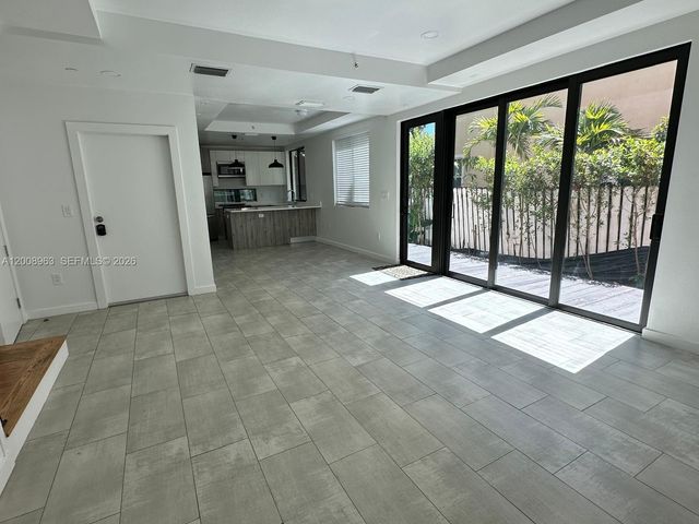 722 NE 15th Ave 2, Fort Lauderdale, FL 33304