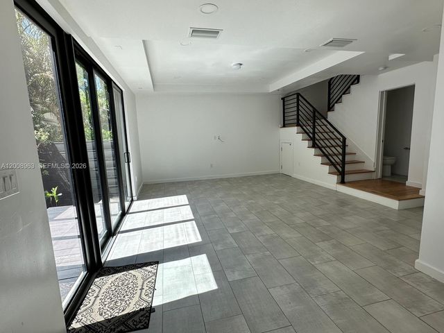 722 NE 15th Ave 2, Fort Lauderdale, FL 33304
