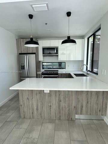 722 NE 15th Ave 2, Fort Lauderdale, FL 33304