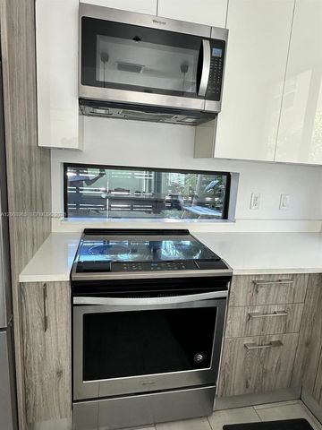 722 NE 15th Ave 2, Fort Lauderdale, FL 33304