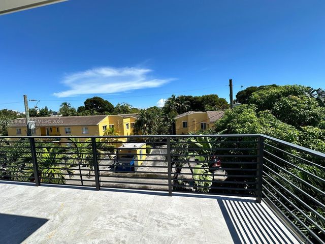 722 NE 15th Ave 2, Fort Lauderdale, FL 33304