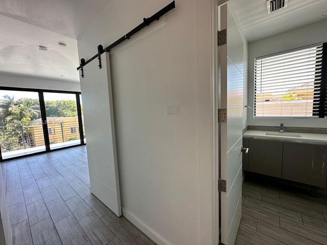 722 NE 15th Ave 2, Fort Lauderdale, FL 33304