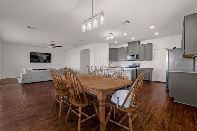 220 Saranac DR, Elgin, TX 78621