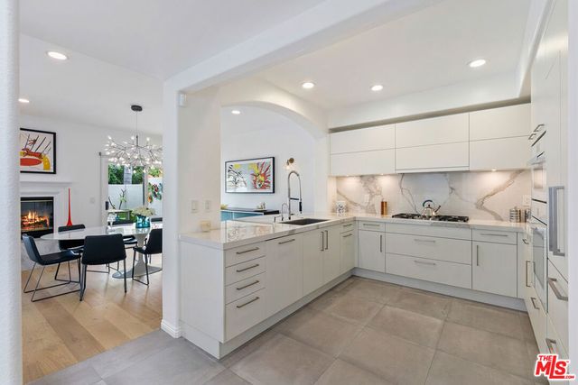 6435 Zumirez Drive 9, Malibu, CA 90265