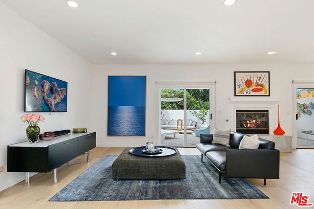 6435 Zumirez Drive 9, Malibu, CA 90265