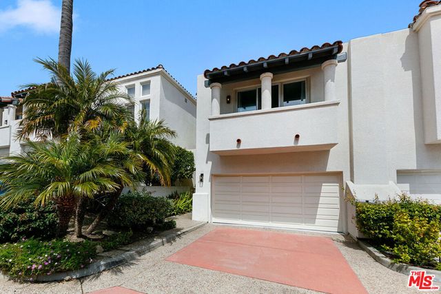 6435 Zumirez Drive 9, Malibu, CA 90265