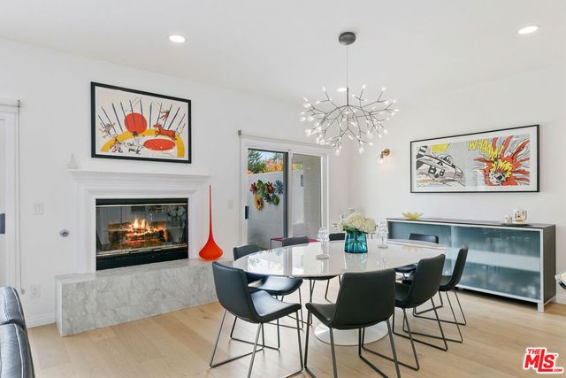 6435 Zumirez Drive 9, Malibu, CA 90265