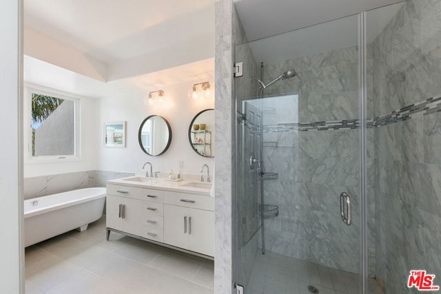 6435 Zumirez Drive 9, Malibu, CA 90265