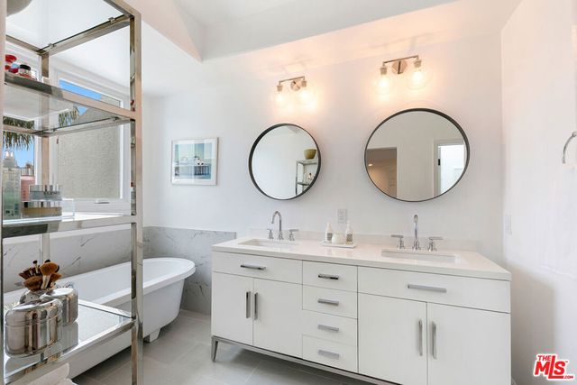 6435 Zumirez Drive 9, Malibu, CA 90265