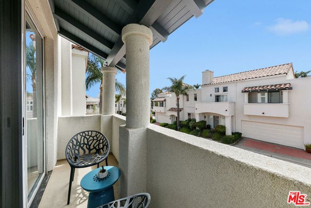 6435 Zumirez Drive 9, Malibu, CA 90265