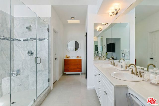6435 Zumirez Drive 9, Malibu, CA 90265