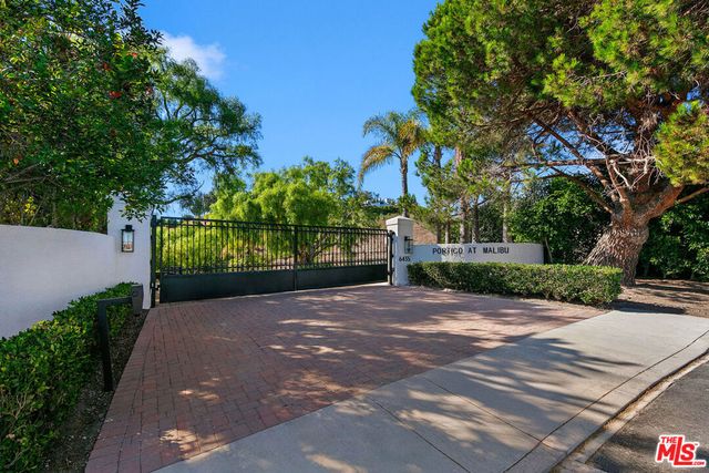6435 Zumirez Drive 9, Malibu, CA 90265