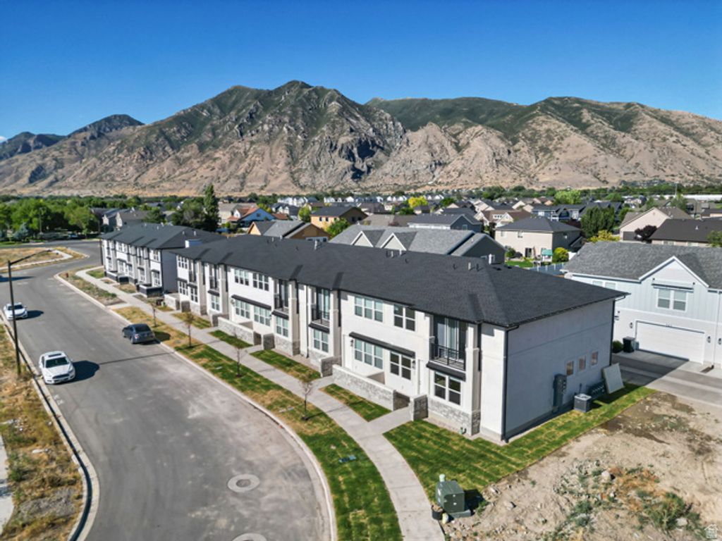 717 S HARRISON DR, Springville, UT 84663