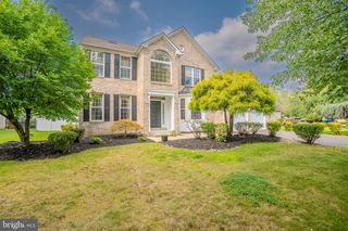 15 INVERNESS LN, East Windsor, NJ 08520