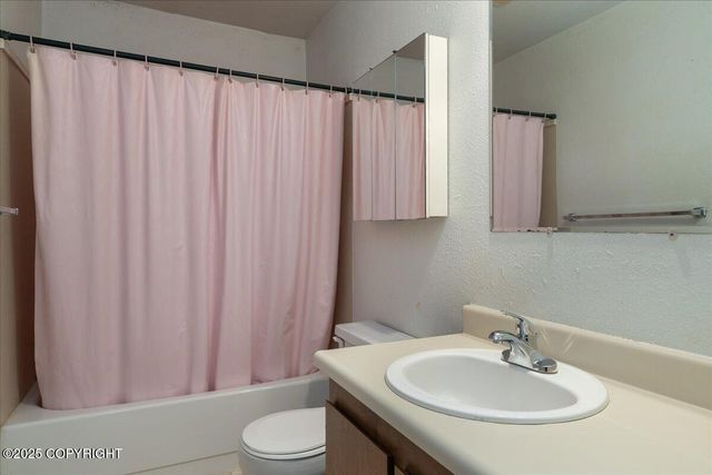 1207 Warren Street, Fairbanks, AK 99701