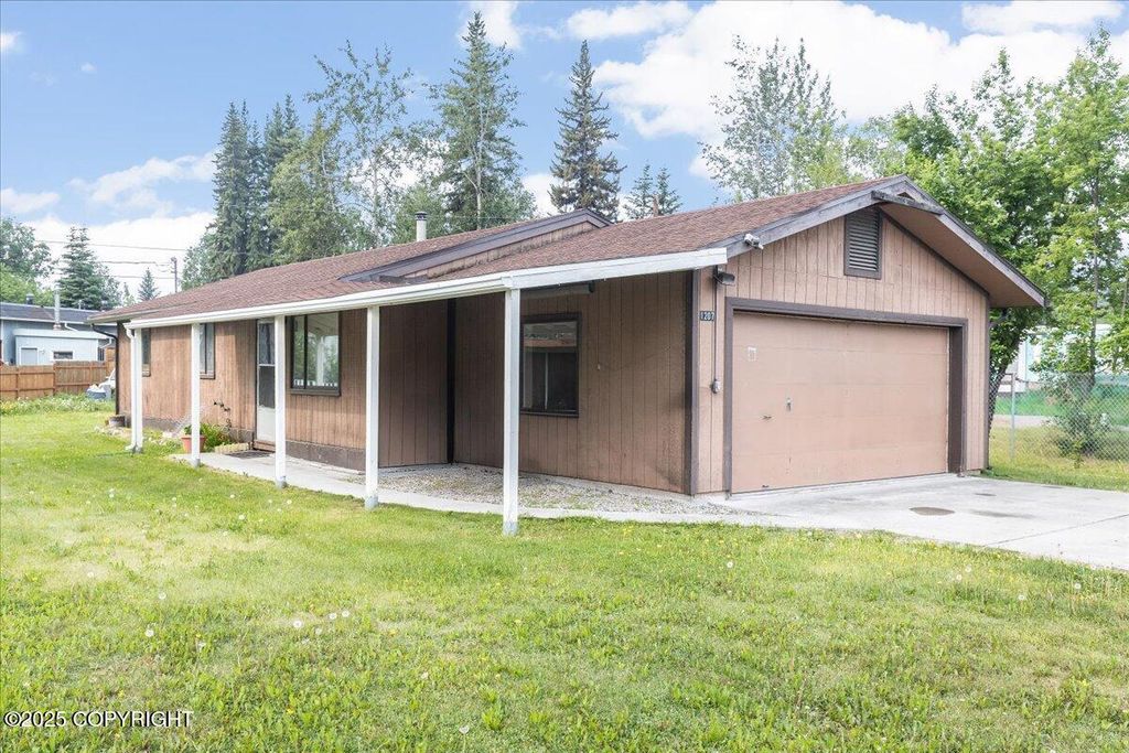 1207 Warren Street, Fairbanks, AK 99701