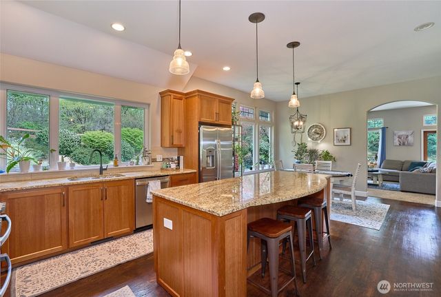18248 240th Ave SE, Maple Valley, WA 98038