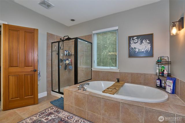 18248 240th Ave SE, Maple Valley, WA 98038