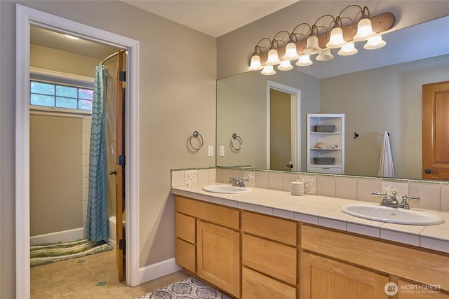 18248 240th Ave SE, Maple Valley, WA 98038