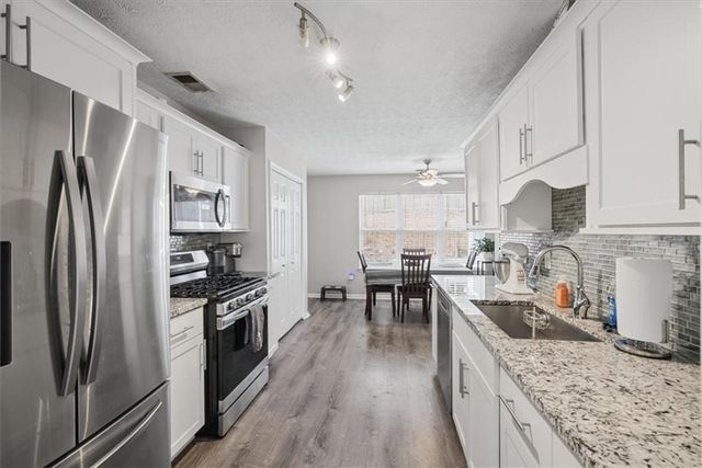2707 Abbotts Glen Place NW, Acworth, GA 30101