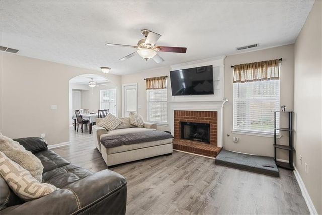 2707 Abbotts Glen Place NW, Acworth, GA 30101
