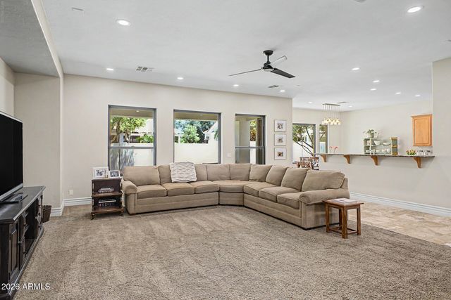 2950 E COMSTOCK Drive, Gilbert, AZ 85296
