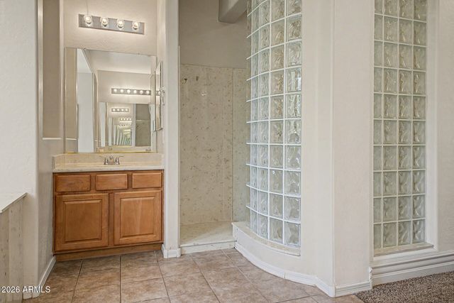 2950 E COMSTOCK Drive, Gilbert, AZ 85296