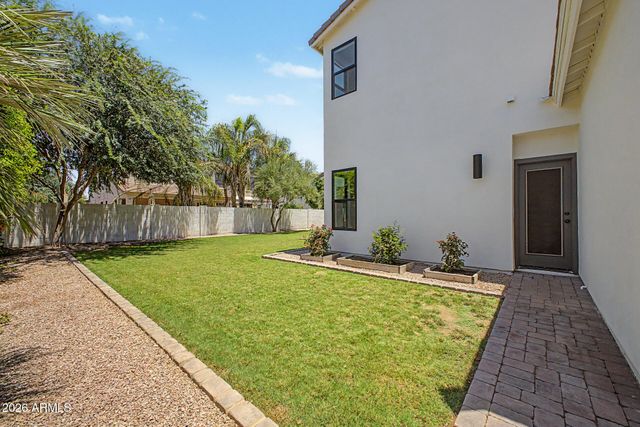 2950 E COMSTOCK Drive, Gilbert, AZ 85296