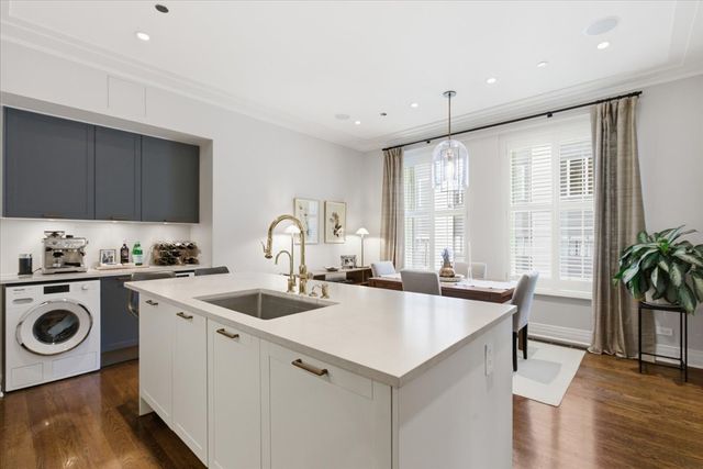 159 E Walton Place 12E, Chicago, IL 60611
