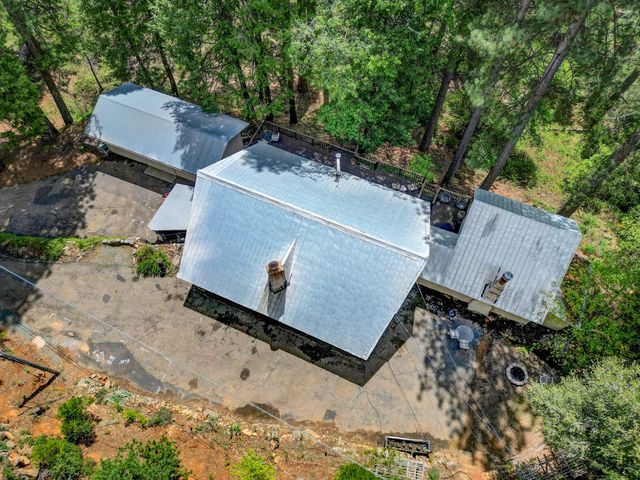 238 Cedar Dr, Hathaway Pines, CA 95233