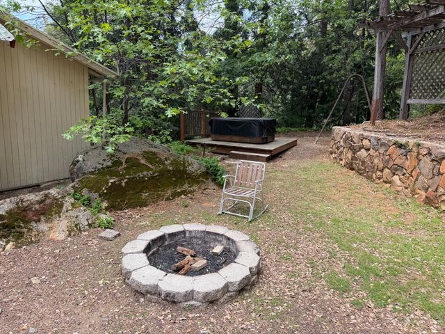 238 Cedar Dr, Hathaway Pines, CA 95233