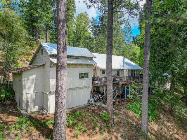 238 Cedar Dr, Hathaway Pines, CA 95233