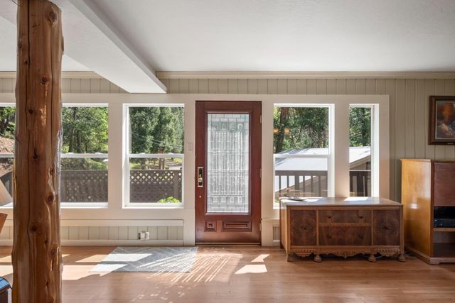 238 Cedar Dr, Hathaway Pines, CA 95233