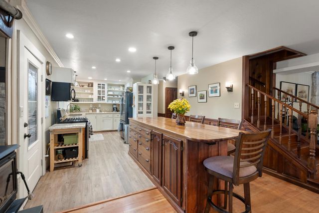 238 Cedar Dr, Hathaway Pines, CA 95233