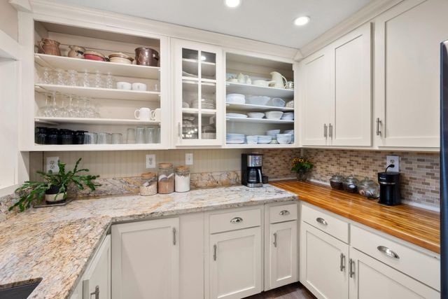 238 Cedar Dr, Hathaway Pines, CA 95233