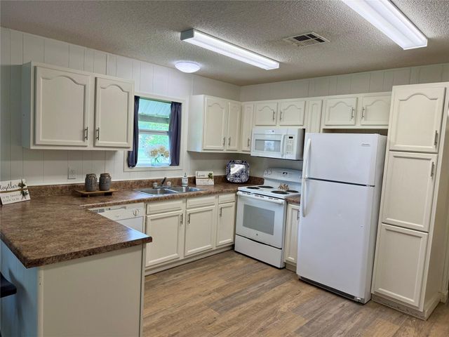 277 Lucy, Livingston, TX 77351