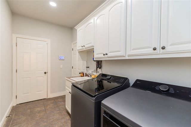 6604 Inverness Drive, Rogers, AR 72758