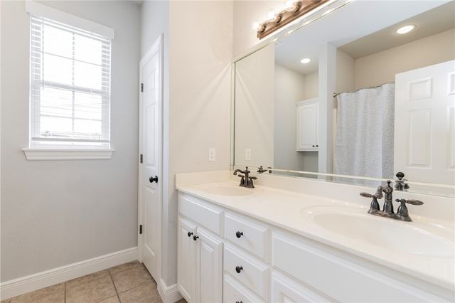 6604 Inverness Drive, Rogers, AR 72758