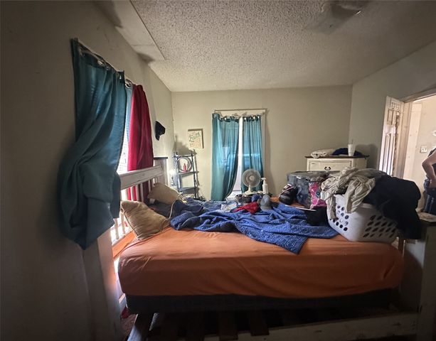 1022 W Wolfe Street, Grand Saline, TX 75140