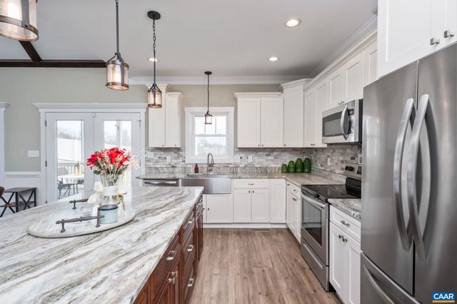 89 HULL HILLS LN, Staunton, VA 24401