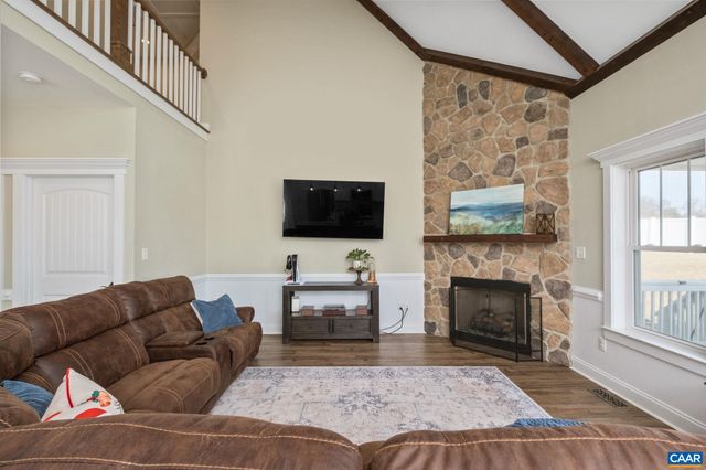 89 HULL HILLS LN, Staunton, VA 24401