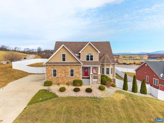 89 HULL HILLS LN, Staunton, VA 24401
