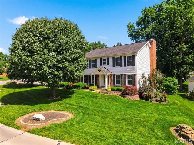 446 Woodstream Drive, St Charles, MO 63304