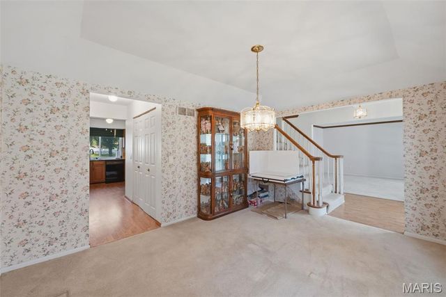 446 Woodstream Drive, St Charles, MO 63304