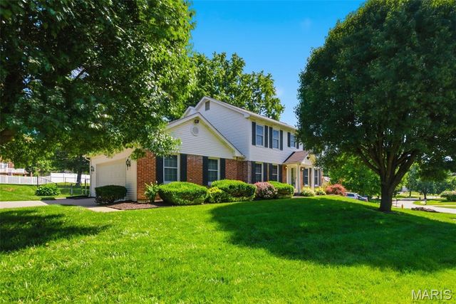 446 Woodstream Drive, St Charles, MO 63304
