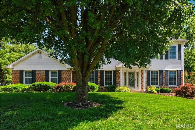 446 Woodstream Drive, St Charles, MO 63304