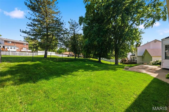 446 Woodstream Drive, St Charles, MO 63304