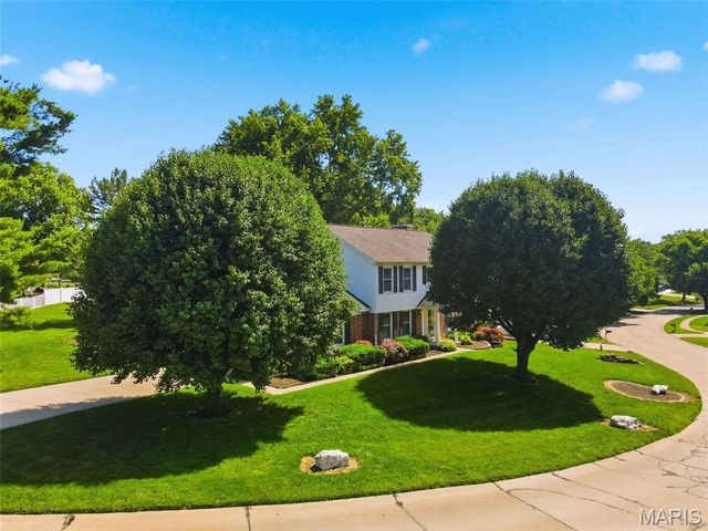 446 Woodstream Drive, St Charles, MO 63304