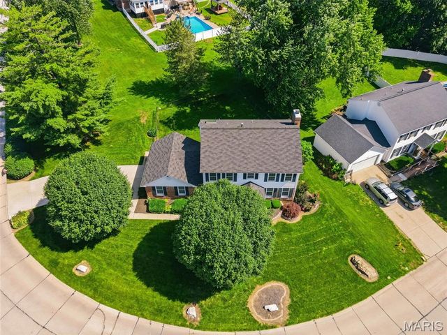 446 Woodstream Drive, St Charles, MO 63304