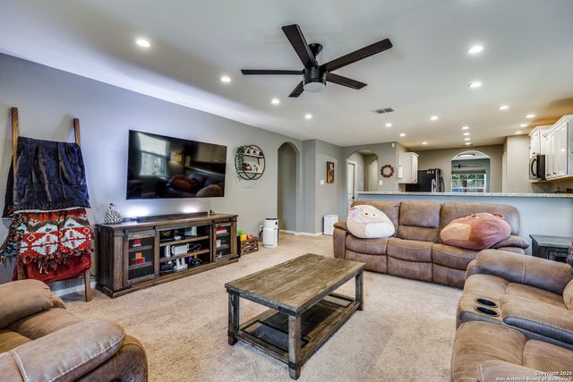 6119 Still Meadow, San Antonio, TX 78222